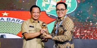Berkat Kerja Keras dan Pelayanan Maksimal, Bupati Pamekasan Raih UHC Award 2023