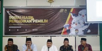 Jelang Pemilu 2024, Anggota KPU RI ini Ajak Pelajar di Mojokerto Saring Informasi