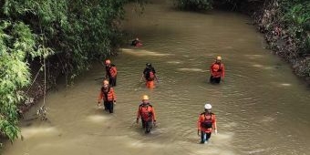 Hujan Turun, Pencarian Korban Terseret Arus Sungai Kedak di Kediri Dihentikan