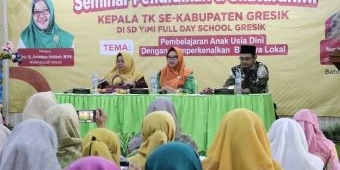 Wabup Gresik Isi Seminar Pendidikan di SD YIMI