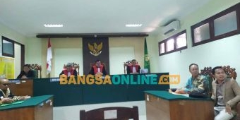 Mertua di Jombang Gugat Mantan Menantu