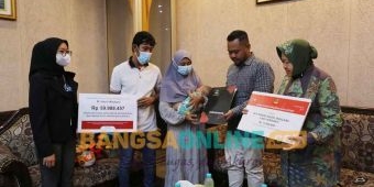 ​Bupati Gresik Bersama Mensos Bantu Balita Penderita Multiple Congenital Malformation