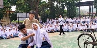 Semarak Upacara HGN dan HUT PGRI di SMAN 2 Kota Batu