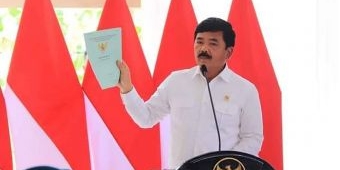 Menteri ATR/BPN Bagikan 390 Sertifikat di Jember