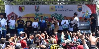 Ribuan Masyarakat Ikut Fun Bike Peringatan HUT TNI ke-78 dan Hari Listrik Nasional 2023 di Tuban
