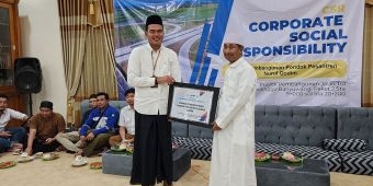 KSO Proyek Tol Probowangi Paket 2 Bantu 100 Sak Semen untuk Pembangunan Ponpes Nurul Qodim