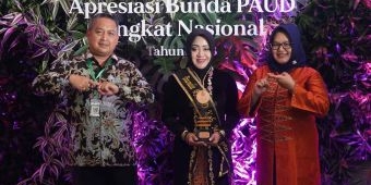 Bupati Mojokerto Raih Penghargaan dari Mendikbudristek