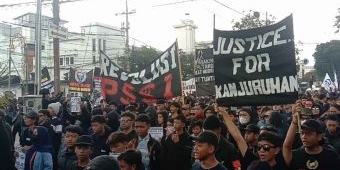  40 Hari Tragedi Kanjuruhan, Ribuan Aremania Turun ke Jalan, Serukan Aksi Perlawanan