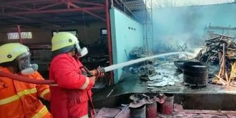Damkar Kota Mojokerto Gelar Simulasi Tanggap Darurat Kebakaran
