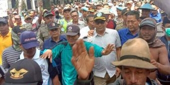 Pupuk Bersubsidi Langka, Ribuan Petambak Lamongan Demo dan Ajak Ketua DPRD Turun ke Jalan