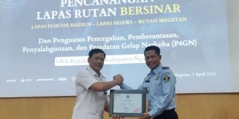 Lapas Ngawi Terima Sertifikat Lapas Bersinar