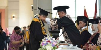 Rektor Universitas Trunojoyo Madura Kukuhkan Guru Besar Fakultas Ekonomi dan Bisnis