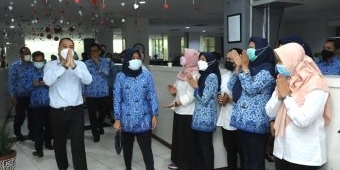 Hari Pertama Kerja, Wali Kota Surabaya Kunjungi Kantor-kantor OPD