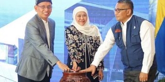Resmikan Wall Raising Plaza Airlangga, Khofifah Optimis Jadi Pusat Kegiatan 5 Pilar Pentahelix