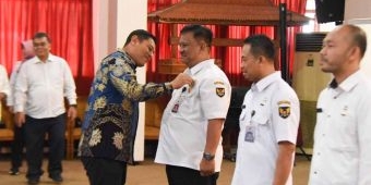 Wali Kota Kediri Beri SK Kenaikan Pangkat bagi 209 ASN dan Satya Lencana Karya Satya untuk 412 ASN