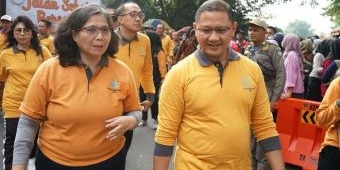 Pj Wali Kota Kediri dan Kepala Dispendik Jatim Ikut Jalan Sehat Hardiknas dan Harkitnas