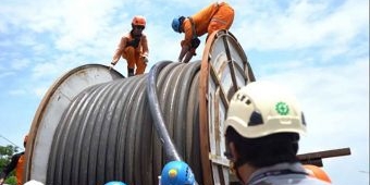 PLN Pulihkan Gangguan Saluran Kabel Tegangan Tinggi 150 KV Ujung-Bangkalan