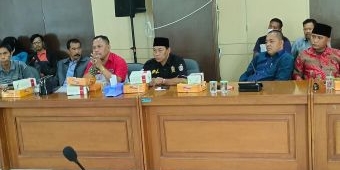 PT King Jim dan CV Wahyu Putra Tak Hadiri Audiensi Polemik Limbah Avalan, Dewan Sarankan Jalur Hukum
