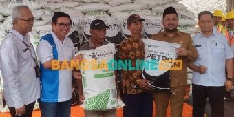 Pupuk Indonesia dan Petrokimia Gresik Gelar Gebyar Diskon untuk Petani
