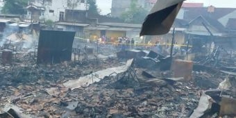 Pasar Kesamben Blitar Terbakar, Ratusan Lapak Pedagang Hangus Dilalap Api