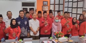 Diiringi Pencak Macan, PDIP Gresik Daftarkan 50 Bacaleg ke KPU