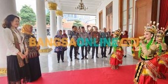 Terima Dubes RRT untuk ASEAN, Gubernur Khofifah Bahas Peningkatan Kerja Sama di Pelbagai Bidang