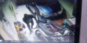 Terekam CCTV Rumah, Kawanan Maling Gondol 2 Motor Sekaligus di Bangil Pasuruan