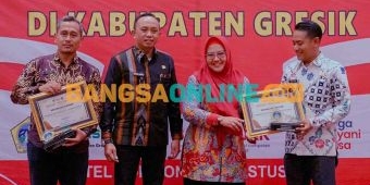 Penyumbang Investasi Tertinggi di Jatim, DPMPTSP Gresik Beri Penghargaan ke Investor