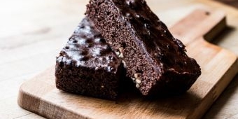 Resep Brownies Cokelat Panggang, Camilan Favorit Banyak Orang