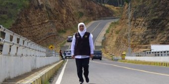 Jalan Pansela Lot 9 Rampung, Gubernur Khofifah Optimis Dongkrak Ekonomi Kawasan Malang Selatan