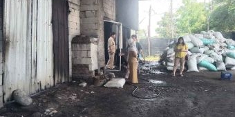 Pemkab Ngawi Tindak Lanjuti Keluhan Warga Terkait Asap Tebal Akibat Produksi Arang Batok Kelapa