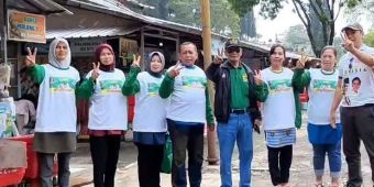 Gaet Dukungan untuk Prabowo-Gibran, RGS Indonesia Borong Dagangan PKL di Selecta
