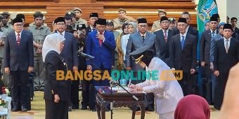 Lantik 6 Pj Bupati, Gubernur Khofifah Berpesan Pentingnya Menjaga Pembangunan Berkelanjutan