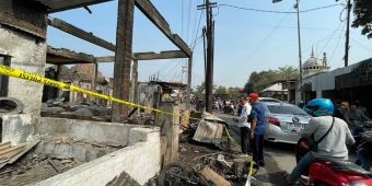 Pom Mini Terbakar Lenyapkan 3 Bangunan di Sidoarjo