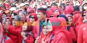 Masyarakat Tumpah Ruah Ikuti Jalan Santai di Akhir Jabatan Bupati Nganjuk