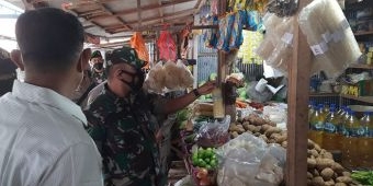 Dandim 0826/Pamekasan Gelar Peninjauan Harga Minyak Goreng Curah di Pasar Tradisional