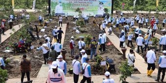 Pemprov Jatim Tanam Pohon Massal dan Tebar Bibit Ikan di Bendungan Semantok Nganjuk