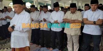 Didoakan Jadi Presiden, Prabowo Salat jemaah Dzuhur Diimami Prof Kiai Asep 