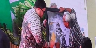 Selipkan Unsur Budaya di Pasar Wates, Bupati Kediri Diapresiasi Seniman Patung dari Yogyakarta
