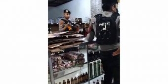 Anggota DPRD Jember dan Polisi Sidak Toko yang Jual Minuman Keras di Jalan Sumatra