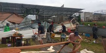 Diterjang Angin Kencang, Festival Budaya Khas Desa Sumbergondo Porak-poranda