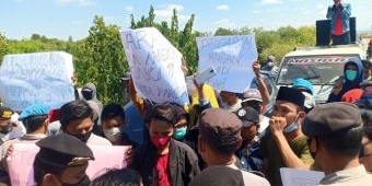 Tuntut Penyelesaian Soal Sewa Lahan, Puluhan Warga Desa Pandan Pamekasan Demo PT Garam