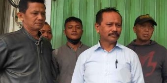 Truknya Ditarik Paksa, Kantor Dipo Star Finance Didatangi Pemilik dan Kuasa Hukumnya