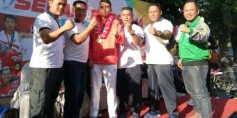 Ribuan Warga Bojonegoro Beri Apresiasi kepada Atlet Dayung Peraih Medali Emas