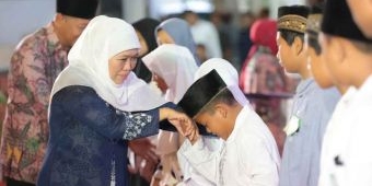 Gubernur Khofifah Berbagi Ceria Bersama 1.700 Yatim di Tulungagung