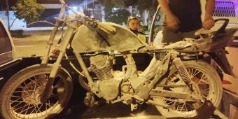 Tabrak Motor Tiga Roda, Pelajar di Tuban Terbakar hingga Tewas