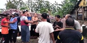 Rumah Ambruk Diterjang Angin Kencang, Ibu Hamil di Jombang Selamat