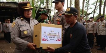 Polres Batu Gelar Baksos dan Tanam 200 Bibit di Coban Talun