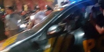 Pelaku Pencopetan Handphone di Sidoarjo Dihajar Massa saat Nonton Konser Shaggydog