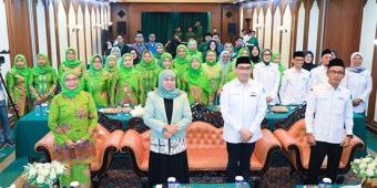 Khofifah Imbau Seluruh Jajaran Muslimat NU Baca Qunut Nazilah bagi Warga Palestina